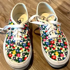 Girls Floral Authentic Vans
